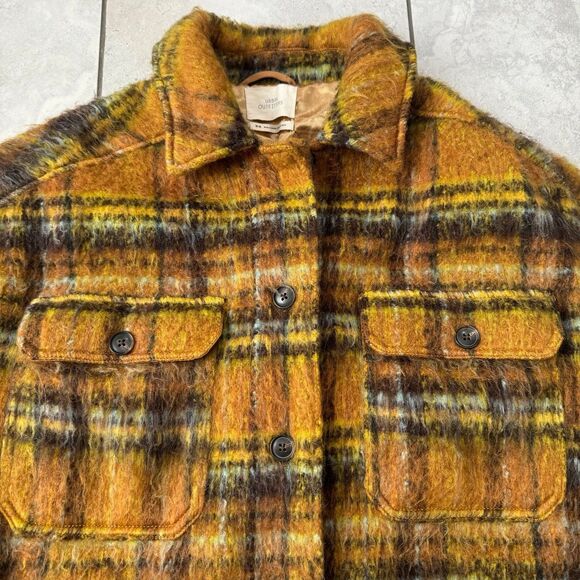 Urban Outfitters Harlow Fuzzy Plaid Oversize Button up Jacket Size M Shacket - Picture 7 of 8